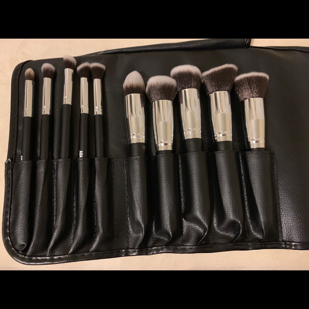 AOA Brush Set